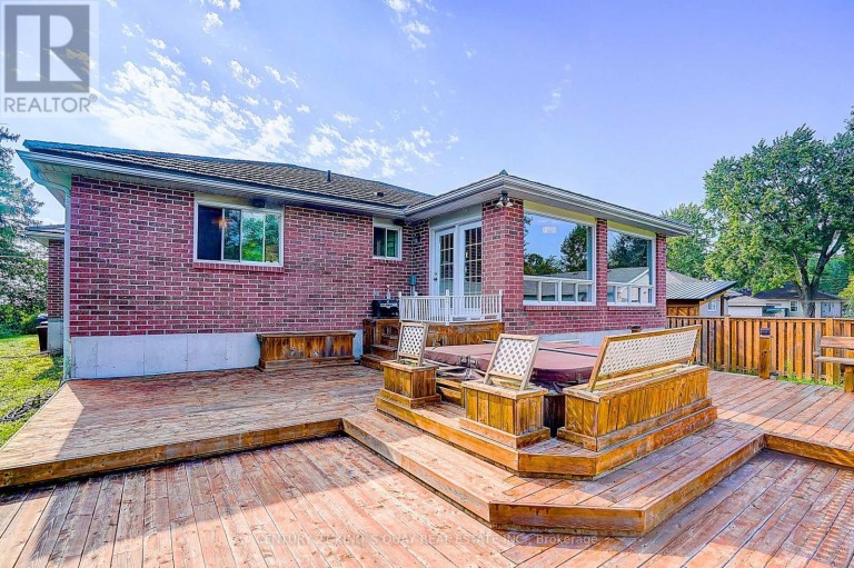 27 WINDY SHORE DRIVE, Georgina (Keswick North), Ontario, L4P1N1