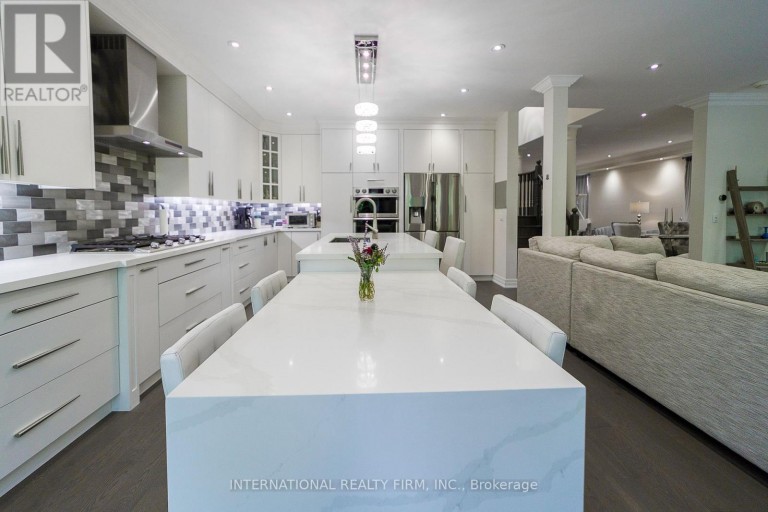 74 REGATTA AVENUE, Richmond Hill (Oak Ridges), Ontario, L4E4R1