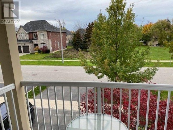 74 REGATTA AVENUE, Richmond Hill (Oak Ridges), Ontario, L4E4R1