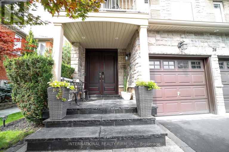 74 REGATTA AVENUE, Richmond Hill (Oak Ridges), Ontario, L4E4R1