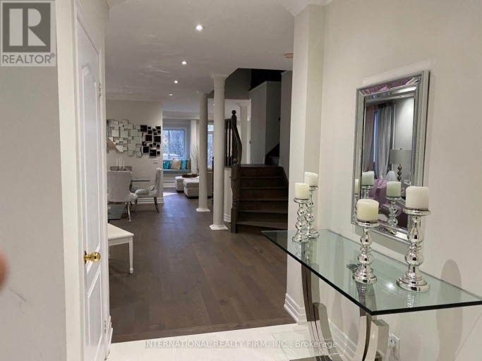 74 REGATTA AVENUE, Richmond Hill (Oak Ridges), Ontario, L4E4R1