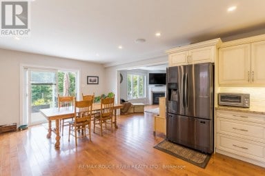 969 AVERY AVENUE Peterborough (Monaghan Ward 2) Ontario photo 11