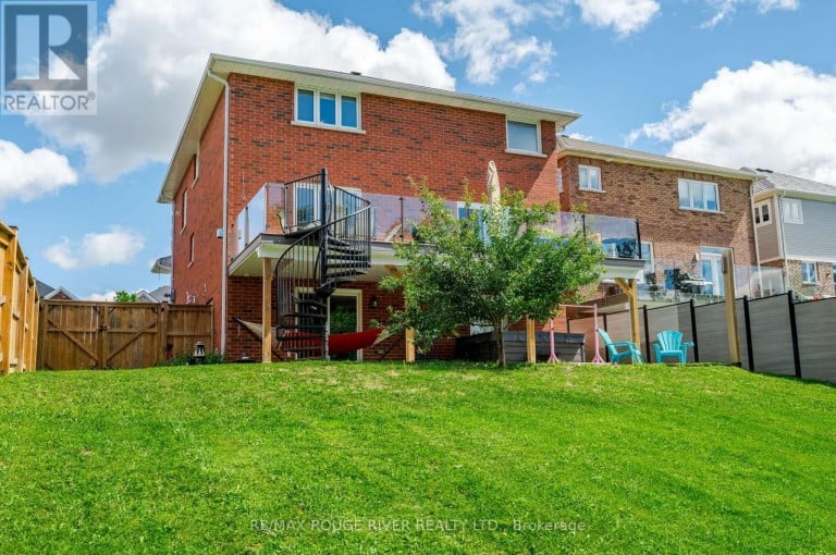 969 AVERY AVENUE, Peterborough (Monaghan Ward 2), Ontario, K9J0G9