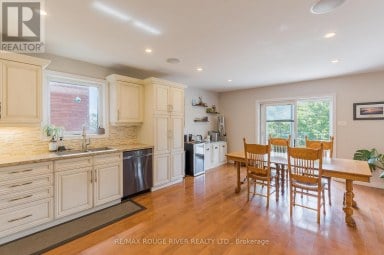 969 AVERY AVENUE Peterborough (Monaghan Ward 2) Ontario photo 4