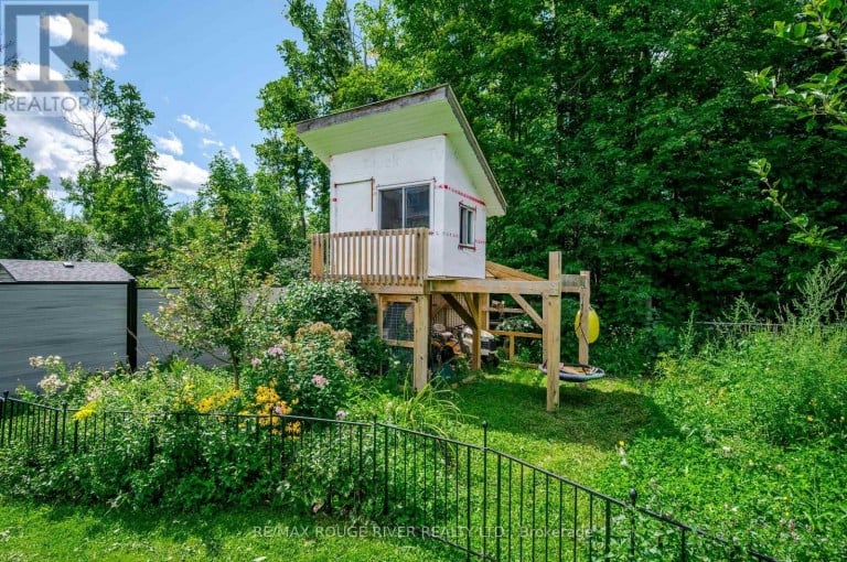 969 AVERY AVENUE, Peterborough (Monaghan Ward 2), Ontario, K9J0G9
