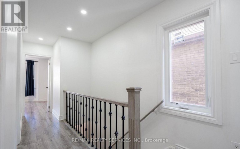 20 SOMERSET AVENUE, Hamilton (Gibson), Ontario, L8L2L5