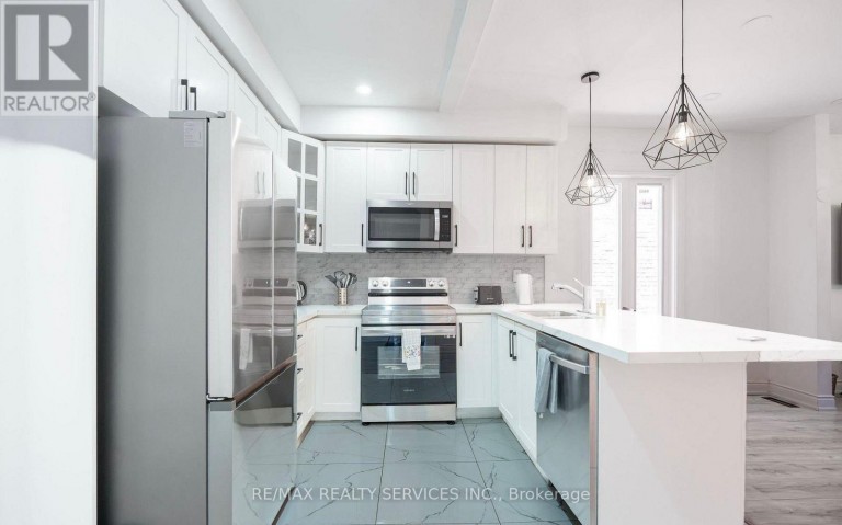 20 SOMERSET AVENUE, Hamilton (Gibson), Ontario, L8L2L5