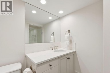 2703 Carleton Street SW Calgary Alberta photo 41