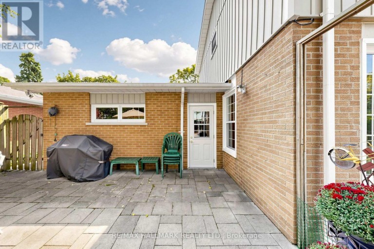 135 SENATOR REESOR'S DRIVE, Markham (Sherwood-Amberglen), Ontario, L3P3E6