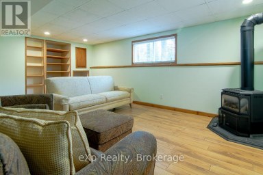 92 PARKSIDE AVENUE South Bruce Peninsula Ontario photo 19