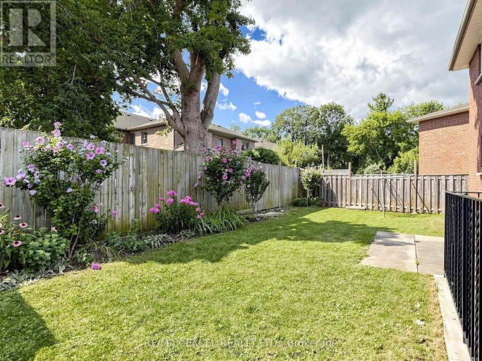 3 LOVEKIN GROVE, Toronto (L'Amoreaux), Ontario, M1T3T5