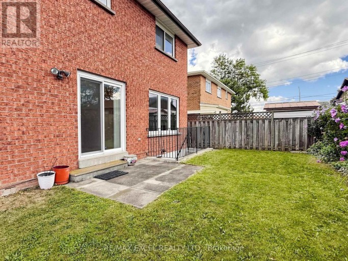 3 LOVEKIN GROVE, Toronto (L'Amoreaux), Ontario, M1T3T5