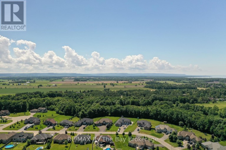 10 BASSWOOD DRIVE, Wasaga Beach, Ontario, L9Z0A9