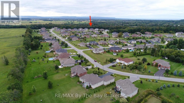 10 BASSWOOD DRIVE, Wasaga Beach, Ontario, L9Z0A9