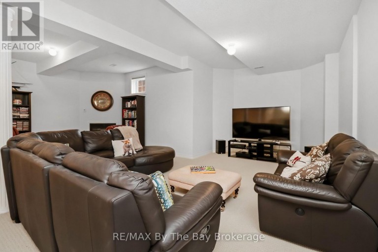 10 BASSWOOD DRIVE, Wasaga Beach, Ontario, L9Z0A9