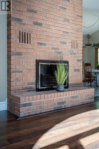 100 PINEWOOD BOULEVARD, Kawartha Lakes (Carden), Ontario, K0M2T0