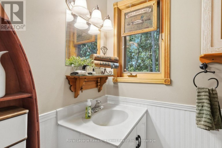 100 PINEWOOD BOULEVARD, Kawartha Lakes (Carden), Ontario, K0M2T0