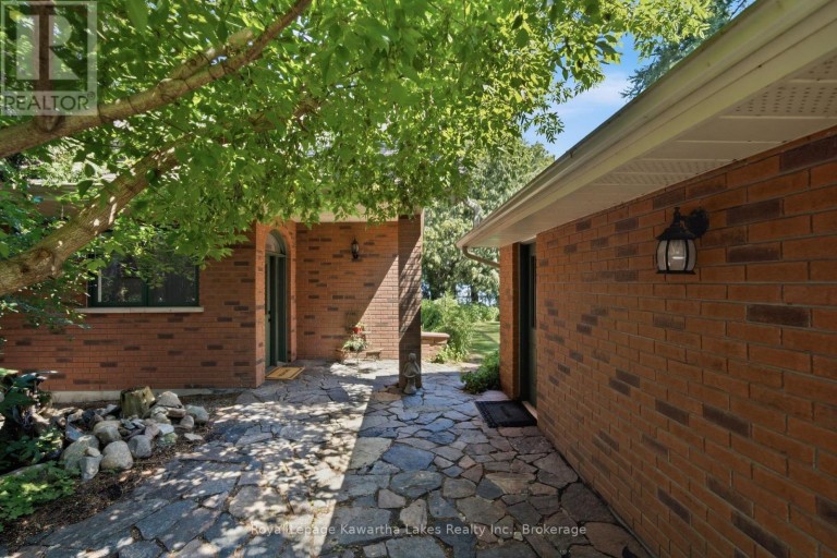 100 PINEWOOD BOULEVARD, Kawartha Lakes (Carden), Ontario, K0M2T0