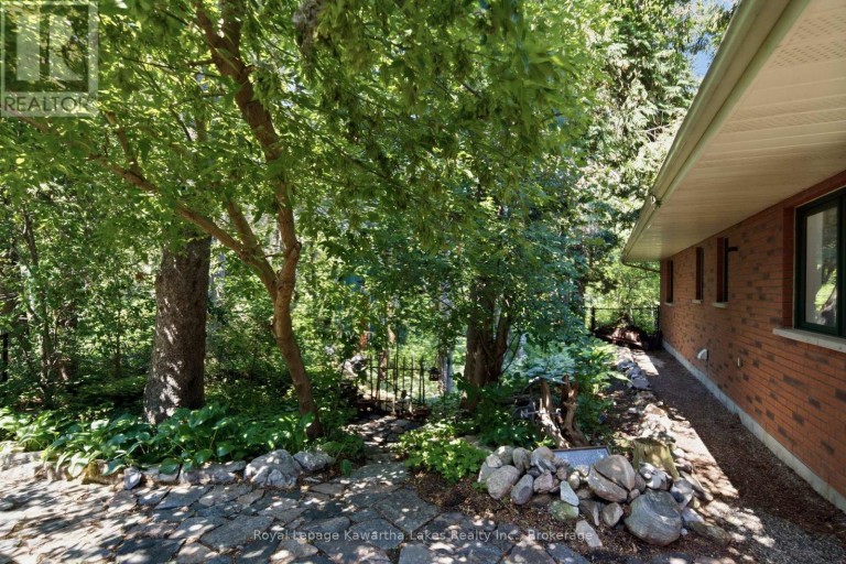 100 PINEWOOD BOULEVARD, Kawartha Lakes (Carden), Ontario, K0M2T0
