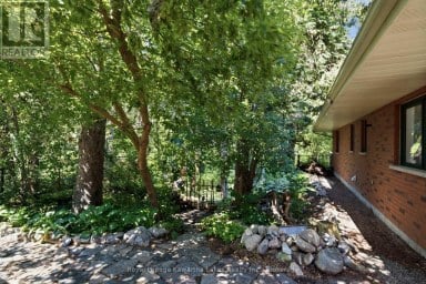 100 PINEWOOD BOULEVARD Kawartha Lakes (Carden) Ontario photo 42
