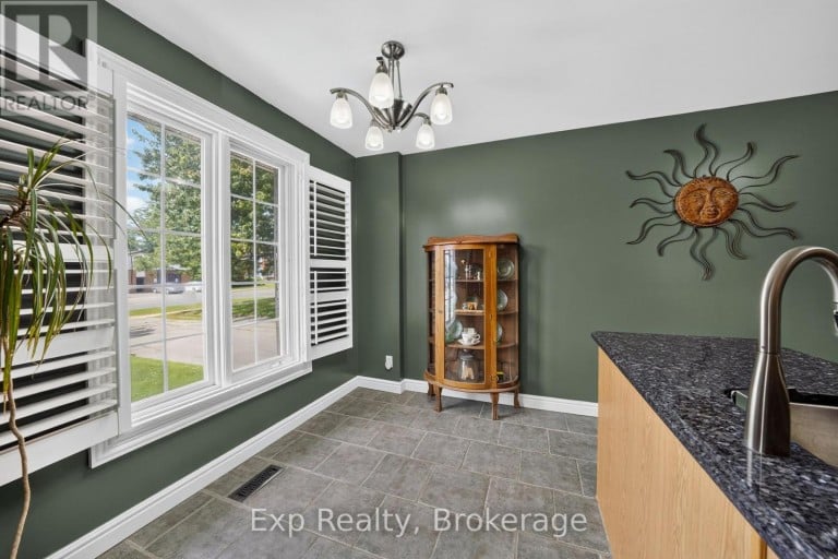 59 AVONDALE ROAD, Belleville (Belleville Ward), Ontario, K8P4G2