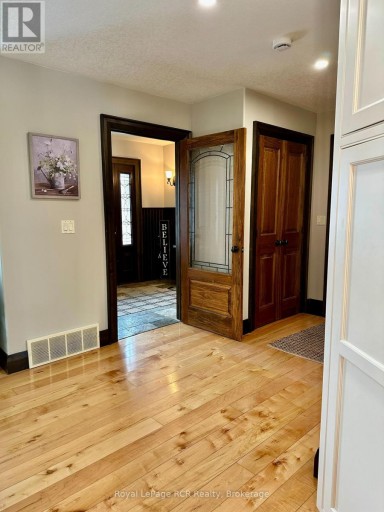 241 4TH STREET CRESCENT, Hanover, Ontario, N4N3S9