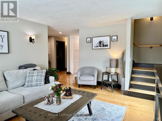 241 4TH STREET CRESCENT, Hanover, Ontario, N4N3S9