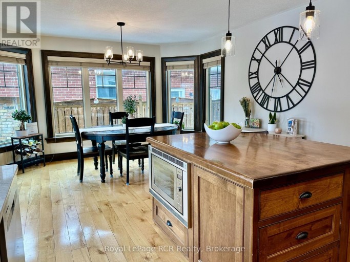 241 4TH STREET CRESCENT, Hanover, Ontario, N4N3S9