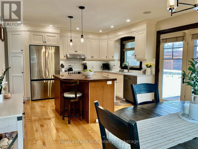 241 4TH STREET CRESCENT, Hanover, Ontario, N4N3S9