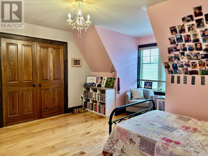 241 4TH STREET CRESCENT, Hanover, Ontario, N4N3S9