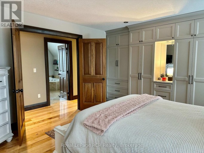241 4TH STREET CRESCENT, Hanover, Ontario, N4N3S9