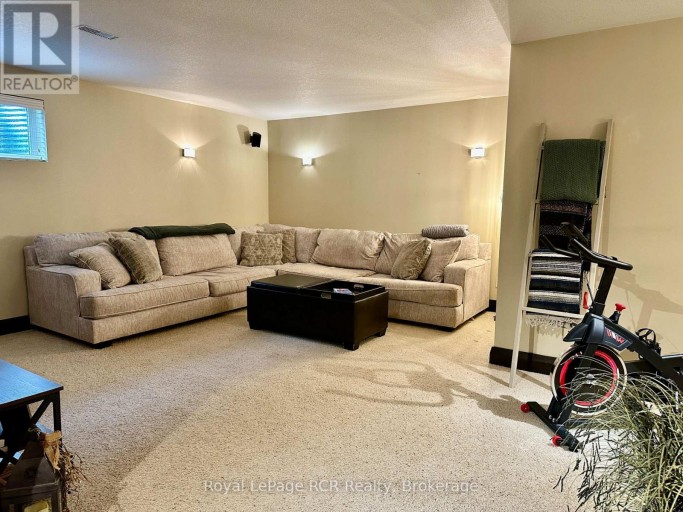 241 4TH STREET CRESCENT, Hanover, Ontario, N4N3S9