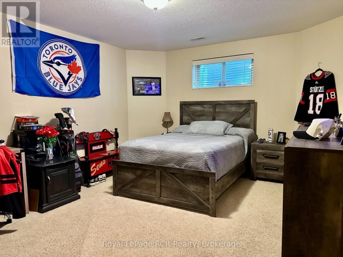 241 4TH STREET CRESCENT, Hanover, Ontario, N4N3S9