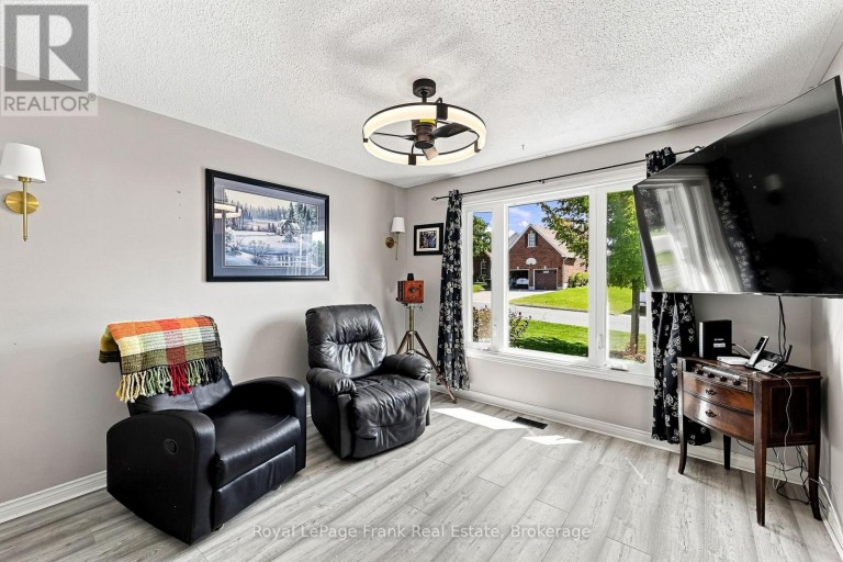 1846 STRATTON AVENUE, Peterborough (Otonabee Ward 1), Ontario, K9K2E6