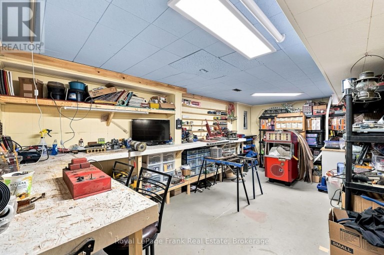 1846 STRATTON AVENUE, Peterborough (Otonabee Ward 1), Ontario, K9K2E6