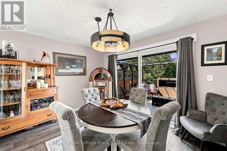 1846 STRATTON AVENUE, Peterborough (Otonabee Ward 1), Ontario, K9K2E6