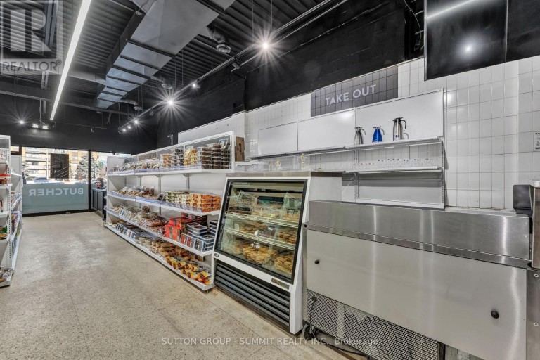 17 - 2500 HURONTARIO STREET, Mississauga (Cooksville), Ontario, L5B1N4