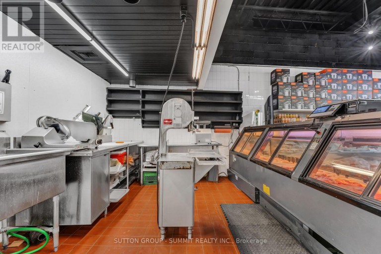 17 - 2500 HURONTARIO STREET, Mississauga (Cooksville), Ontario, L5B1N4