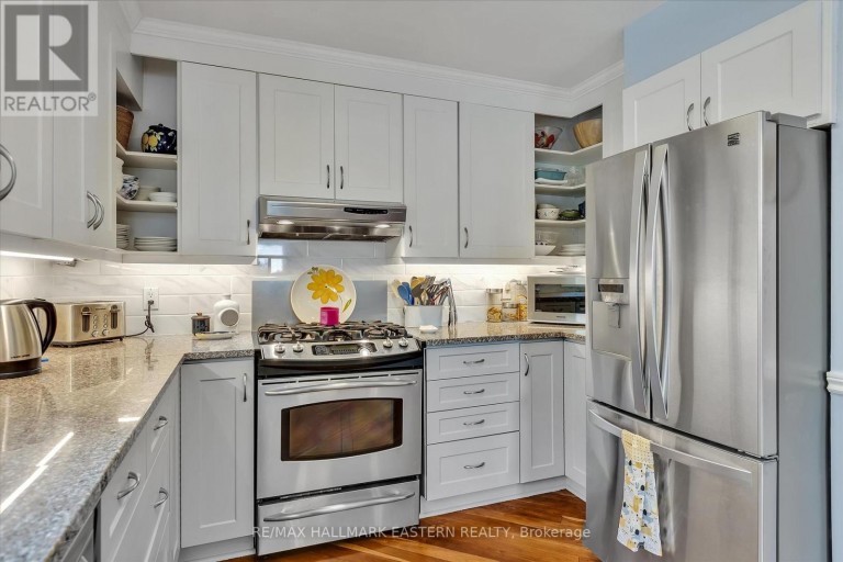 959 GOLFVIEW ROAD, Peterborough (Otonabee Ward 1), Ontario, K9J7W2