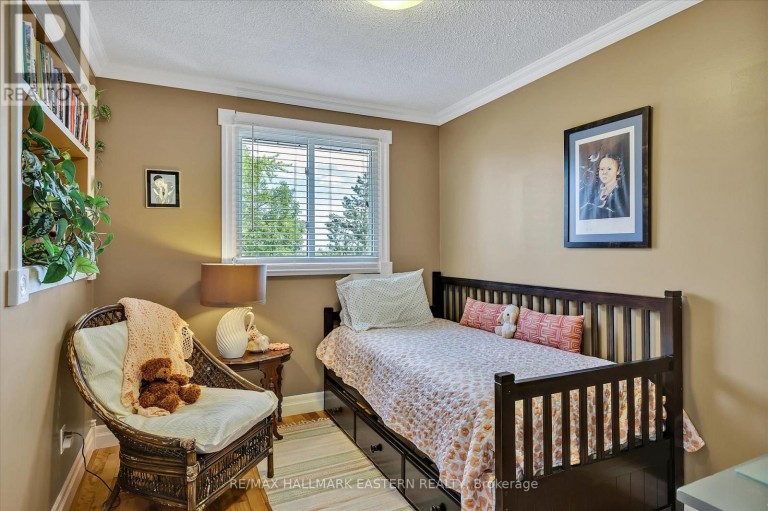 959 GOLFVIEW ROAD, Peterborough (Otonabee Ward 1), Ontario, K9J7W2