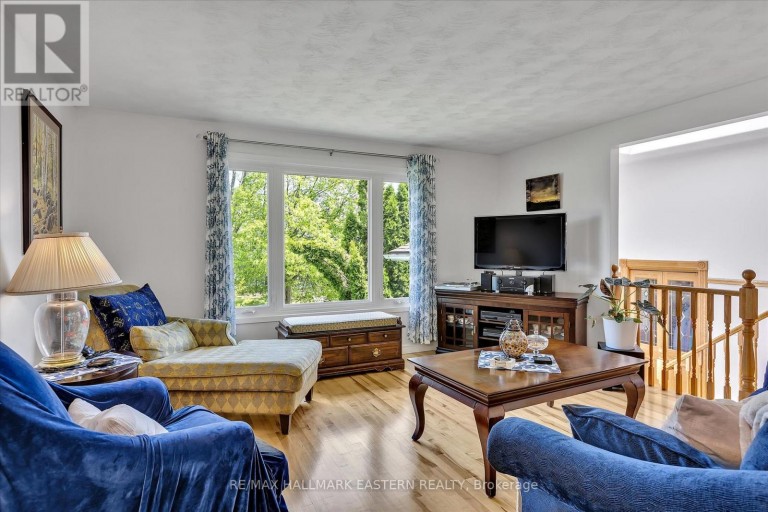 959 GOLFVIEW ROAD, Peterborough (Otonabee Ward 1), Ontario, K9J7W2