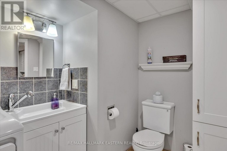 959 GOLFVIEW ROAD, Peterborough (Otonabee Ward 1), Ontario, K9J7W2