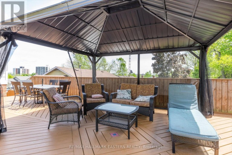 959 GOLFVIEW ROAD, Peterborough (Otonabee Ward 1), Ontario, K9J7W2