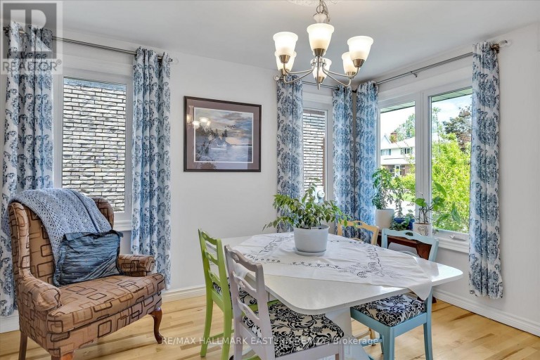 959 GOLFVIEW ROAD, Peterborough (Otonabee Ward 1), Ontario, K9J7W2