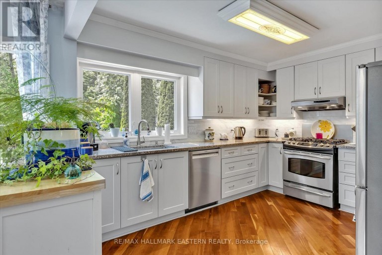 959 GOLFVIEW ROAD, Peterborough (Otonabee Ward 1), Ontario, K9J7W2