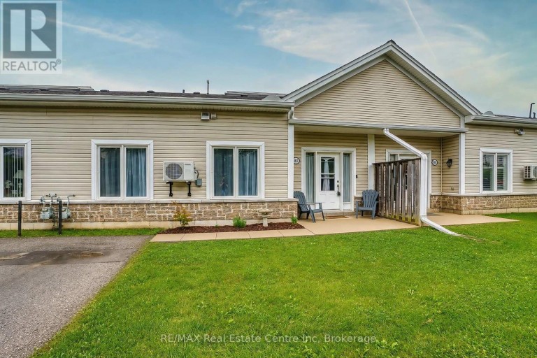 102 - 760 WOODHILL DRIVE, Centre Wellington (Fergus), Ontario, N1M3W5