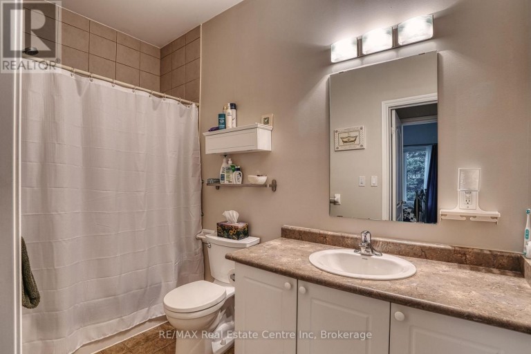 102 - 760 WOODHILL DRIVE, Centre Wellington (Fergus), Ontario, N1M3W5