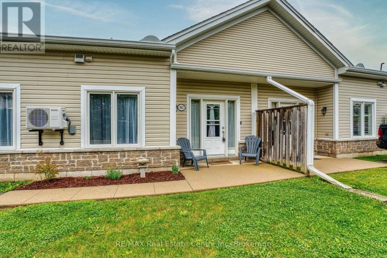 102 - 760 WOODHILL DRIVE, Centre Wellington (Fergus), Ontario, N1M3W5