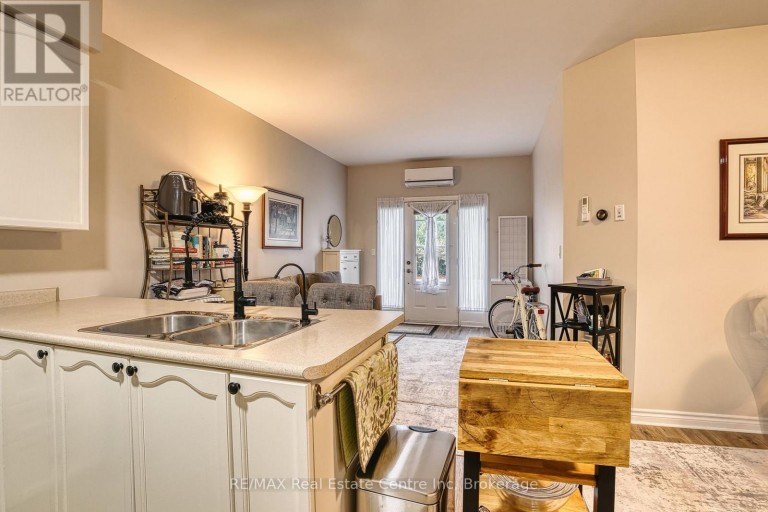 102 - 760 WOODHILL DRIVE, Centre Wellington (Fergus), Ontario, N1M3W5