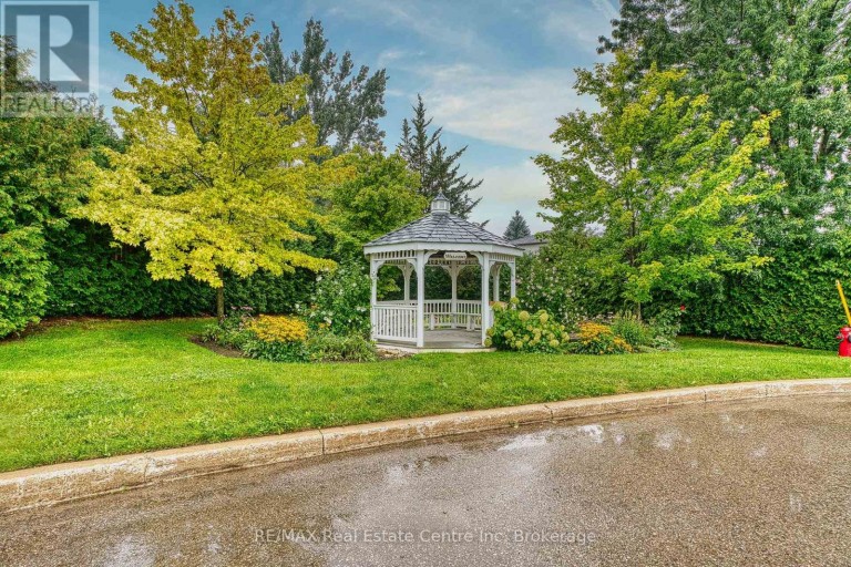 102 - 760 WOODHILL DRIVE, Centre Wellington (Fergus), Ontario, N1M3W5